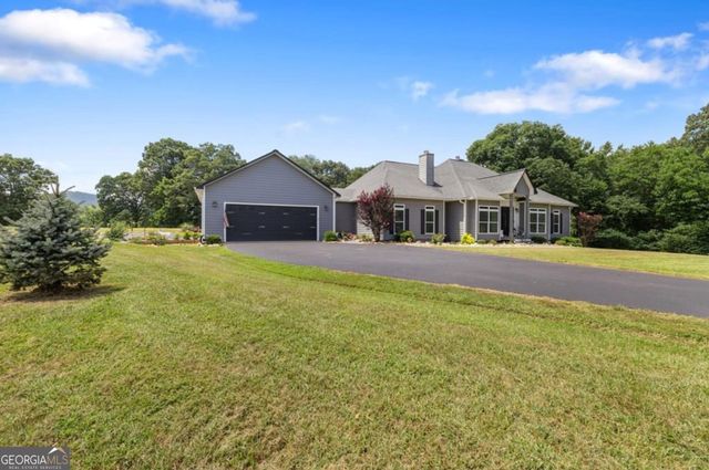 1502 Smithfield Lane, Young Harris, GA 30582