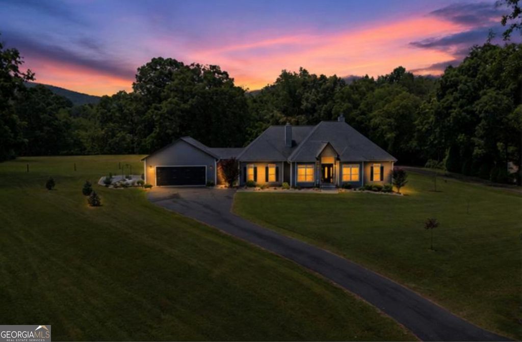 1502 Smithfield Lane, Young Harris, GA 30582