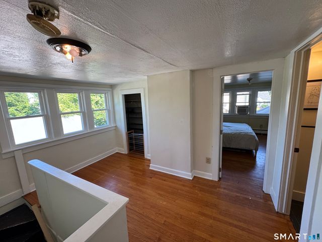 383 Center Street, Manchester, CT 06040