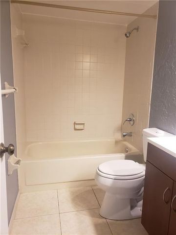 109 Lake Emerald Drive 107, Oakland Park, FL 33309