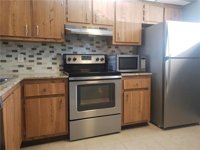 109 Lake Emerald Drive 107, Oakland Park, FL 33309