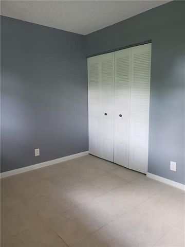 109 Lake Emerald Drive 107, Oakland Park, FL 33309