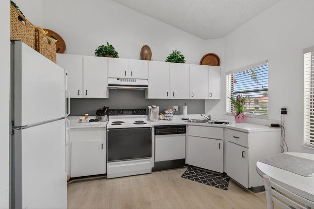 5947 Parkwalk Drive, Boynton Beach, FL 33472