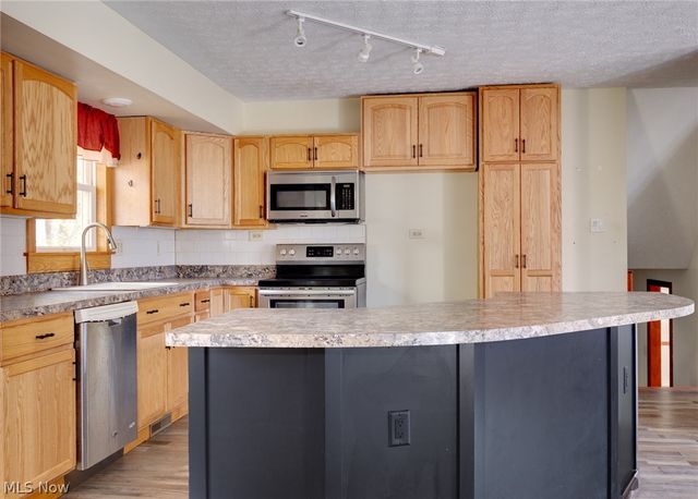 9416 Kieffer Road, Mantua, OH 44255