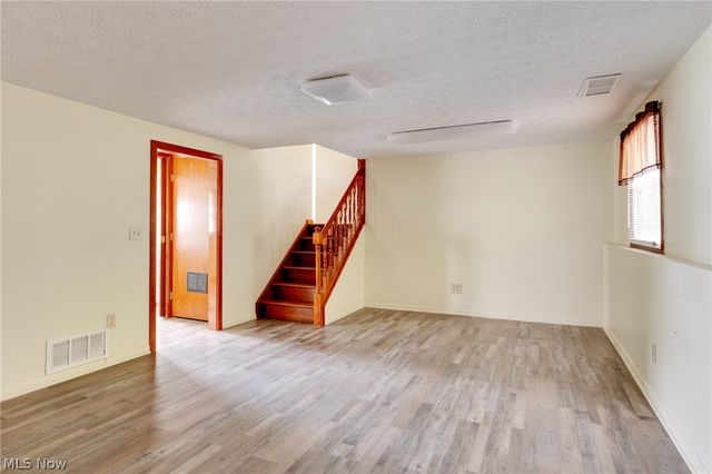 9416 Kieffer Road, Mantua, OH 44255