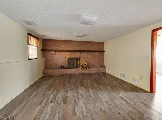 9416 Kieffer Road, Mantua, OH 44255
