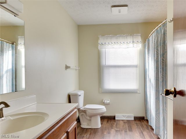 9416 Kieffer Road, Mantua, OH 44255
