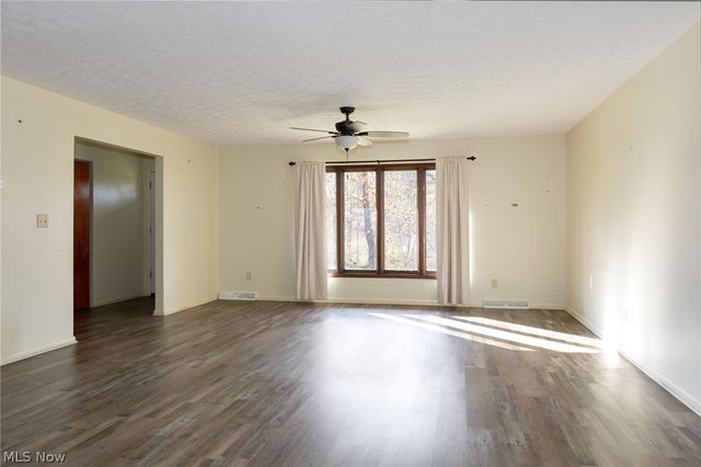 9416 Kieffer Road, Mantua, OH 44255