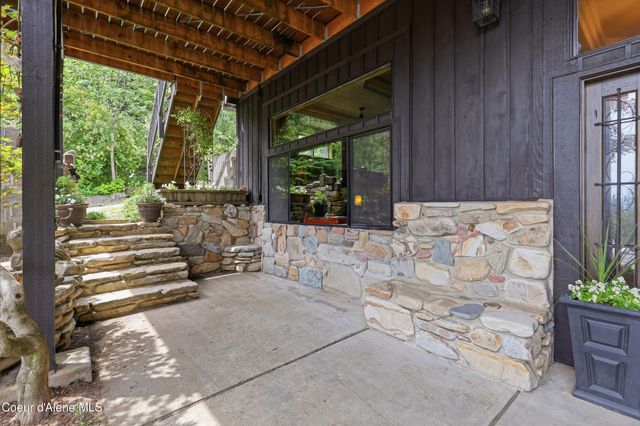 8973 W Barrett DR, Rathdrum, ID 83858
