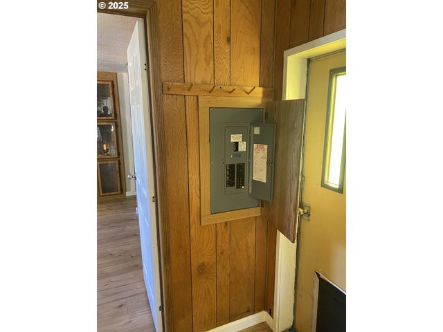 82891 PARKER Ln, Dexter, OR 97431