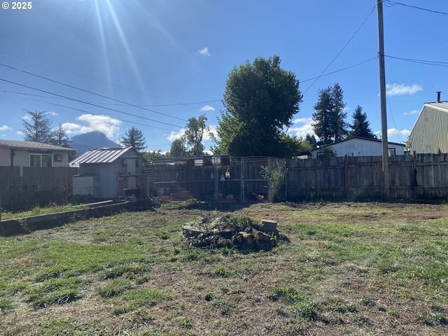 82891 PARKER Ln, Dexter, OR 97431