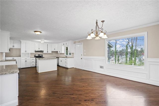 6257 N Summers Circle, Douglasville, GA 30135