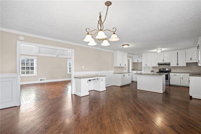 6257 N Summers Circle, Douglasville, GA 30135