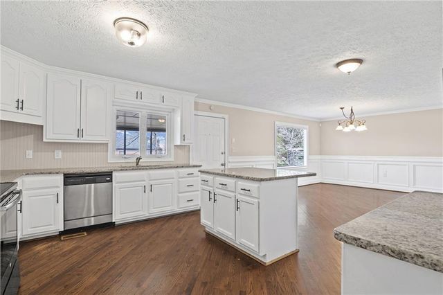 6257 N Summers Circle, Douglasville, GA 30135