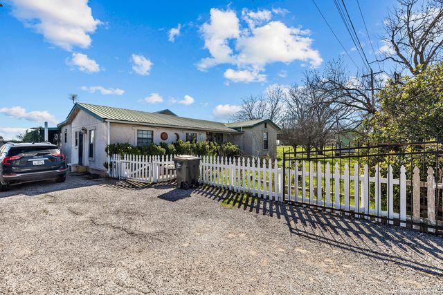 6048 Camino Real, Maxwell, TX 78656