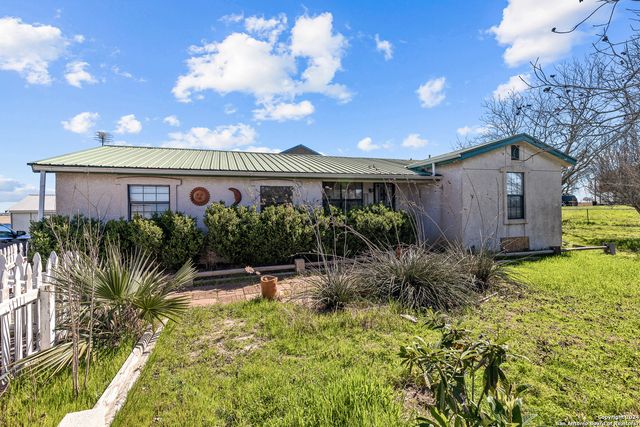 6048 Camino Real, Maxwell, TX 78656