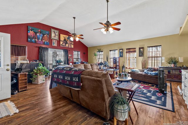 6048 Camino Real, Maxwell, TX 78656