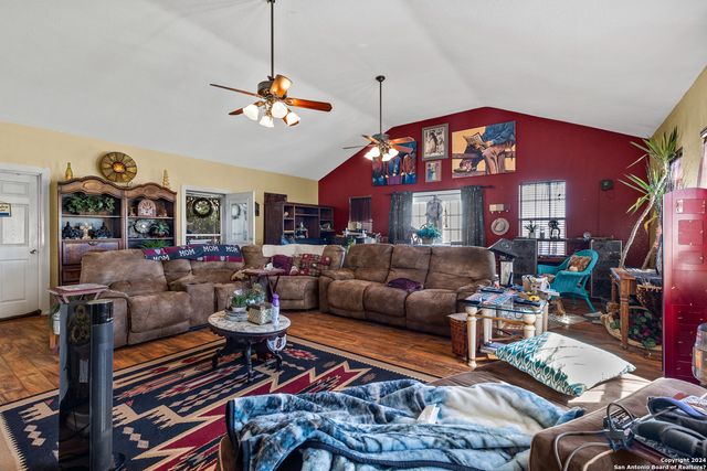 6048 Camino Real, Maxwell, TX 78656