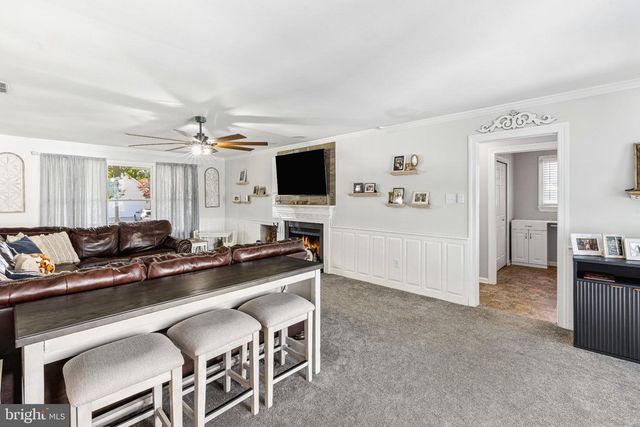 1208 ROYAL LN, West Deptford, NJ 08086