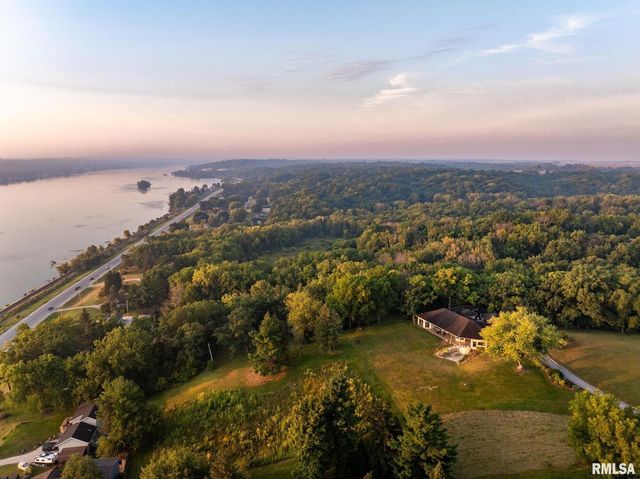 28176 226TH Street, Le Claire, IA 52753