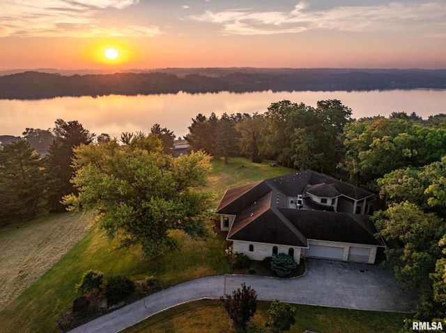 28176 226TH Street, Le Claire, IA 52753