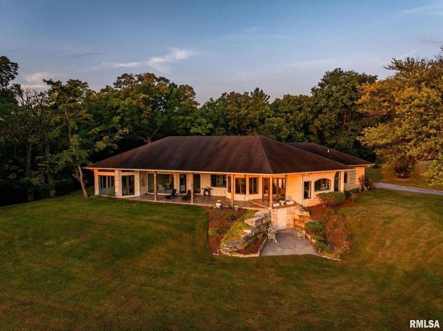 28176 226TH Street, Le Claire, IA 52753