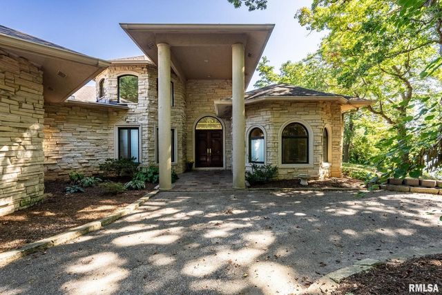 28176 226TH Street, Le Claire, IA 52753