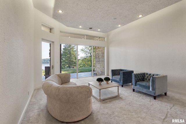 28176 226TH Street, Le Claire, IA 52753