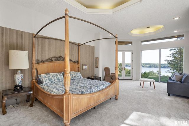 28176 226TH Street, Le Claire, IA 52753