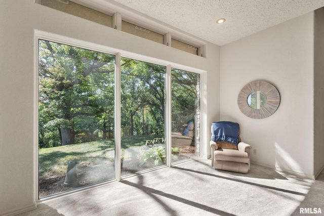 28176 226TH Street, Le Claire, IA 52753