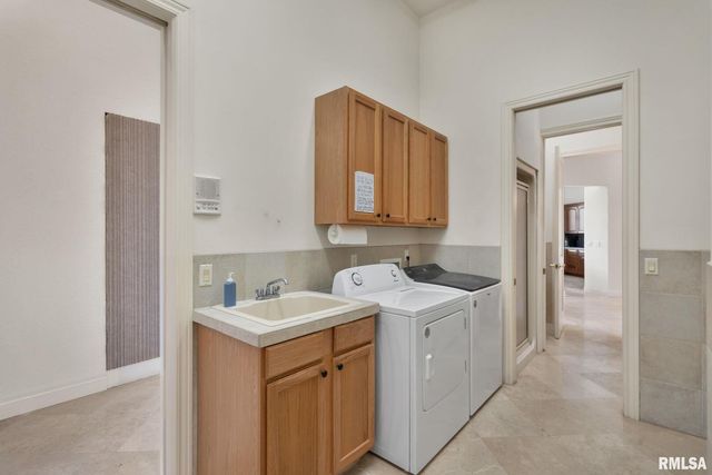 28176 226TH Street, Le Claire, IA 52753