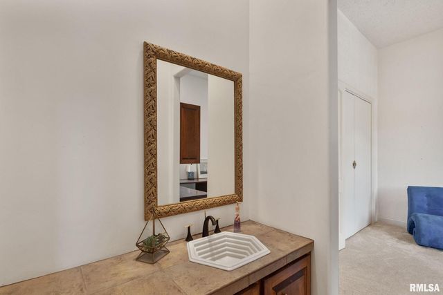 28176 226TH Street, Le Claire, IA 52753