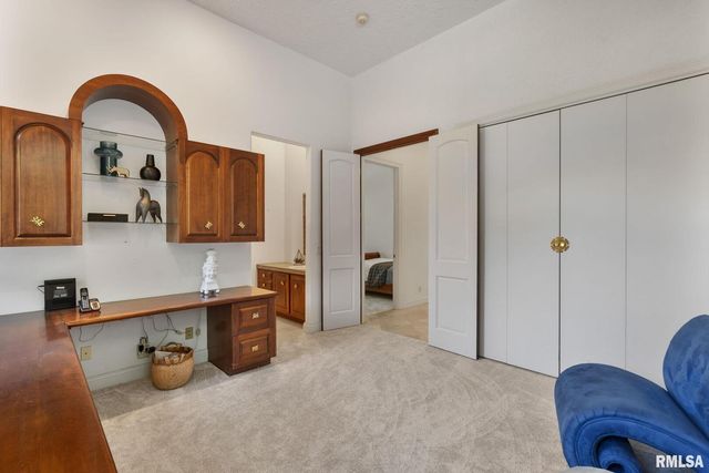 28176 226TH Street, Le Claire, IA 52753