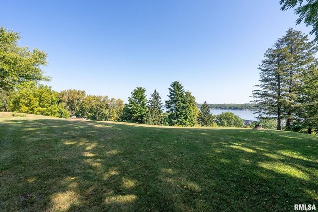 28176 226TH Street, Le Claire, IA 52753