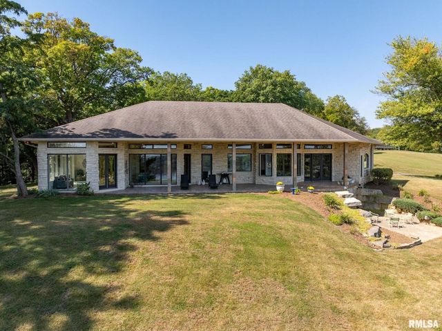 28176 226TH Street, Le Claire, IA 52753