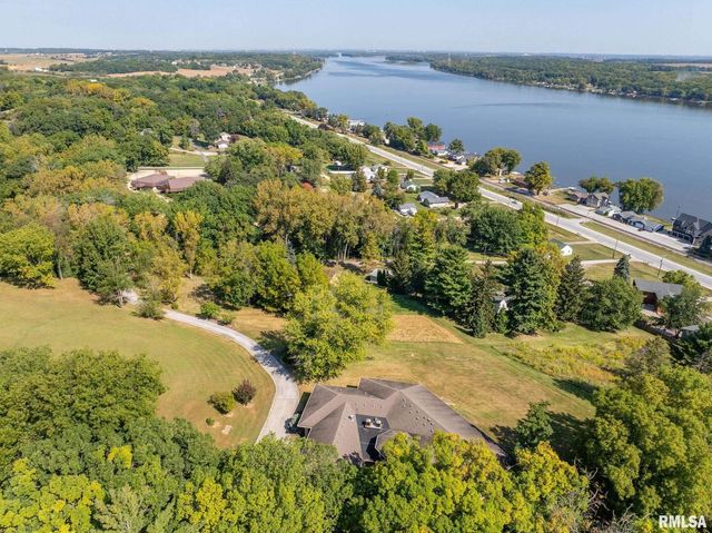 28176 226TH Street, Le Claire, IA 52753