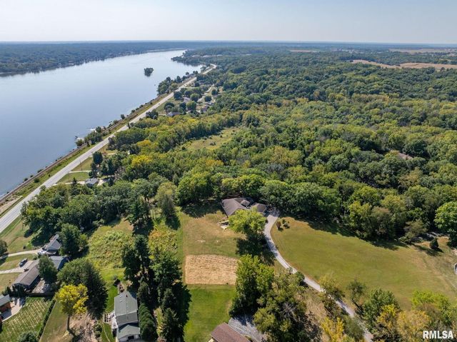 28176 226TH Street, Le Claire, IA 52753