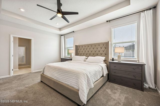 555 BLUE DAZE Street, Yulee, FL 32097