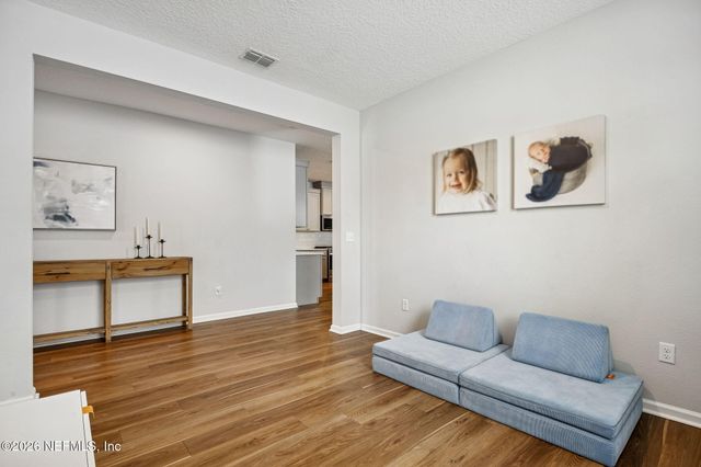 555 BLUE DAZE Street, Yulee, FL 32097