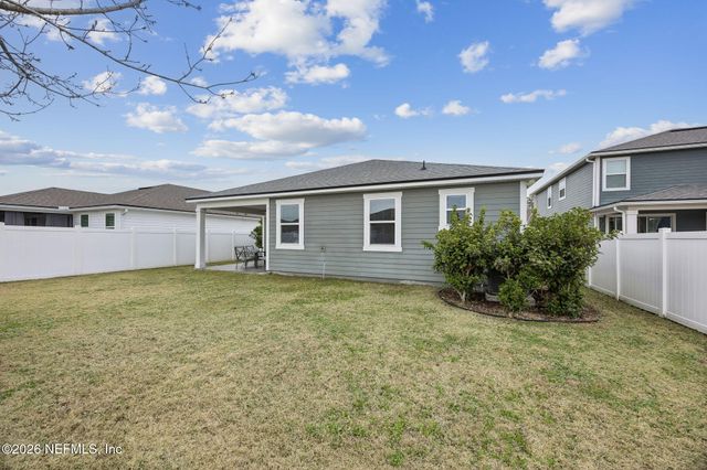 555 BLUE DAZE Street, Yulee, FL 32097