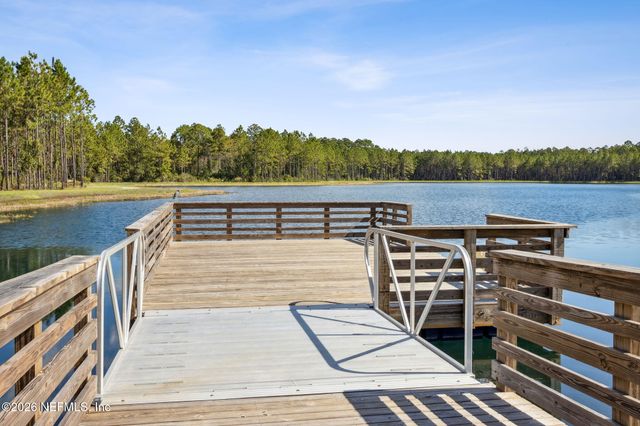 555 BLUE DAZE Street, Yulee, FL 32097