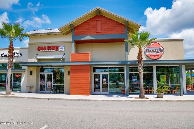 555 BLUE DAZE Street, Yulee, FL 32097