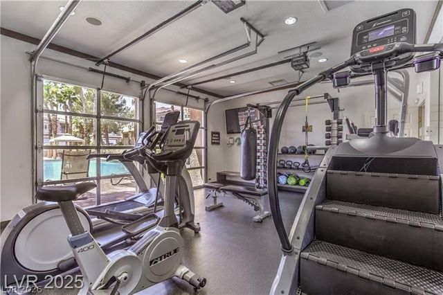 251 South Green Valley Parkway 1421, Henderson, NV 89012