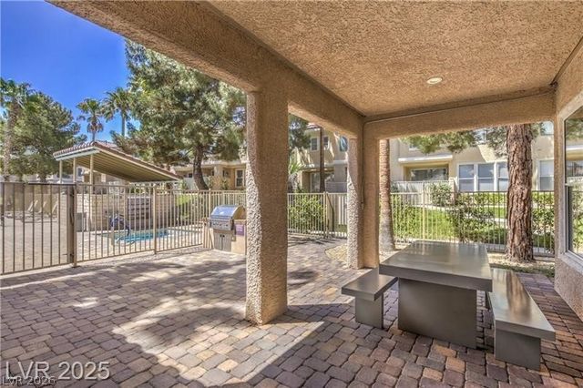 251 South Green Valley Parkway 1421, Henderson, NV 89012