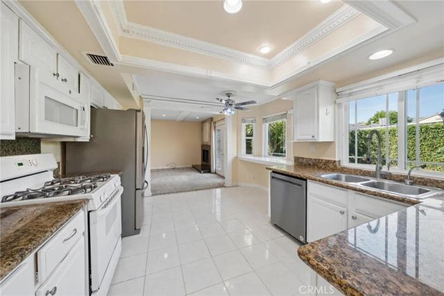 7427 Tunney Avenue, Reseda, CA 91335