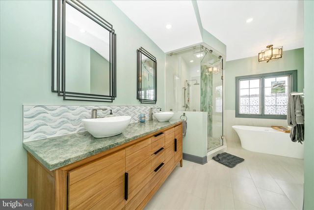 3339 KNOLLS PKWY, Ijamsville, MD 21754