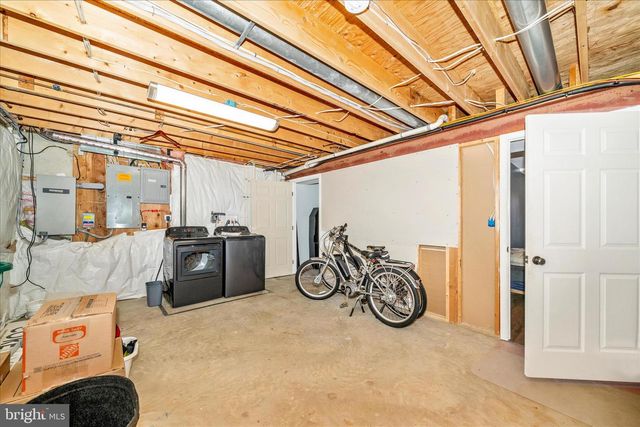 3339 KNOLLS PKWY, Ijamsville, MD 21754