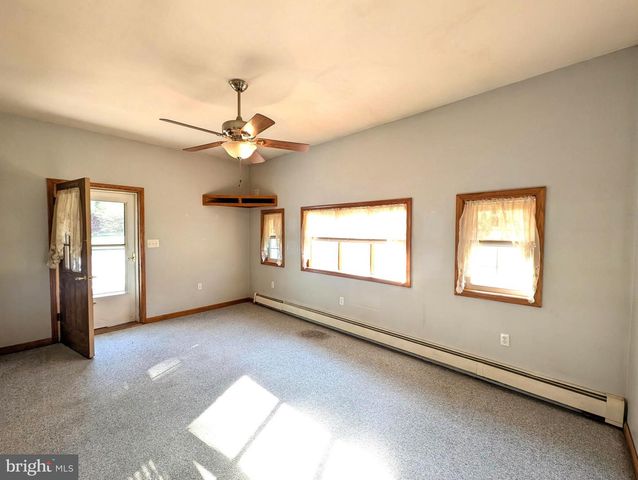 645 MILTONBERGER RD, Orrtanna, PA 17353