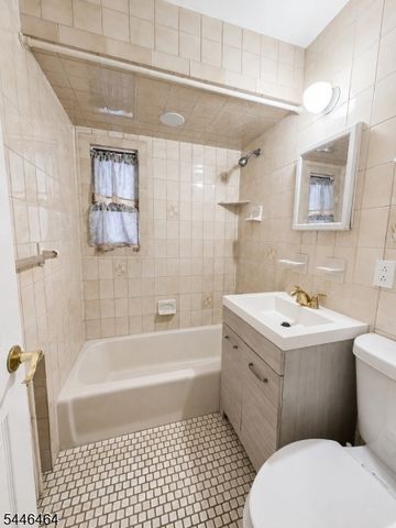 440 Preakness Ave, Paterson City, NJ 07502