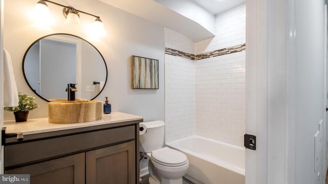 304 S WOLFE ST, Baltimore, MD 21231